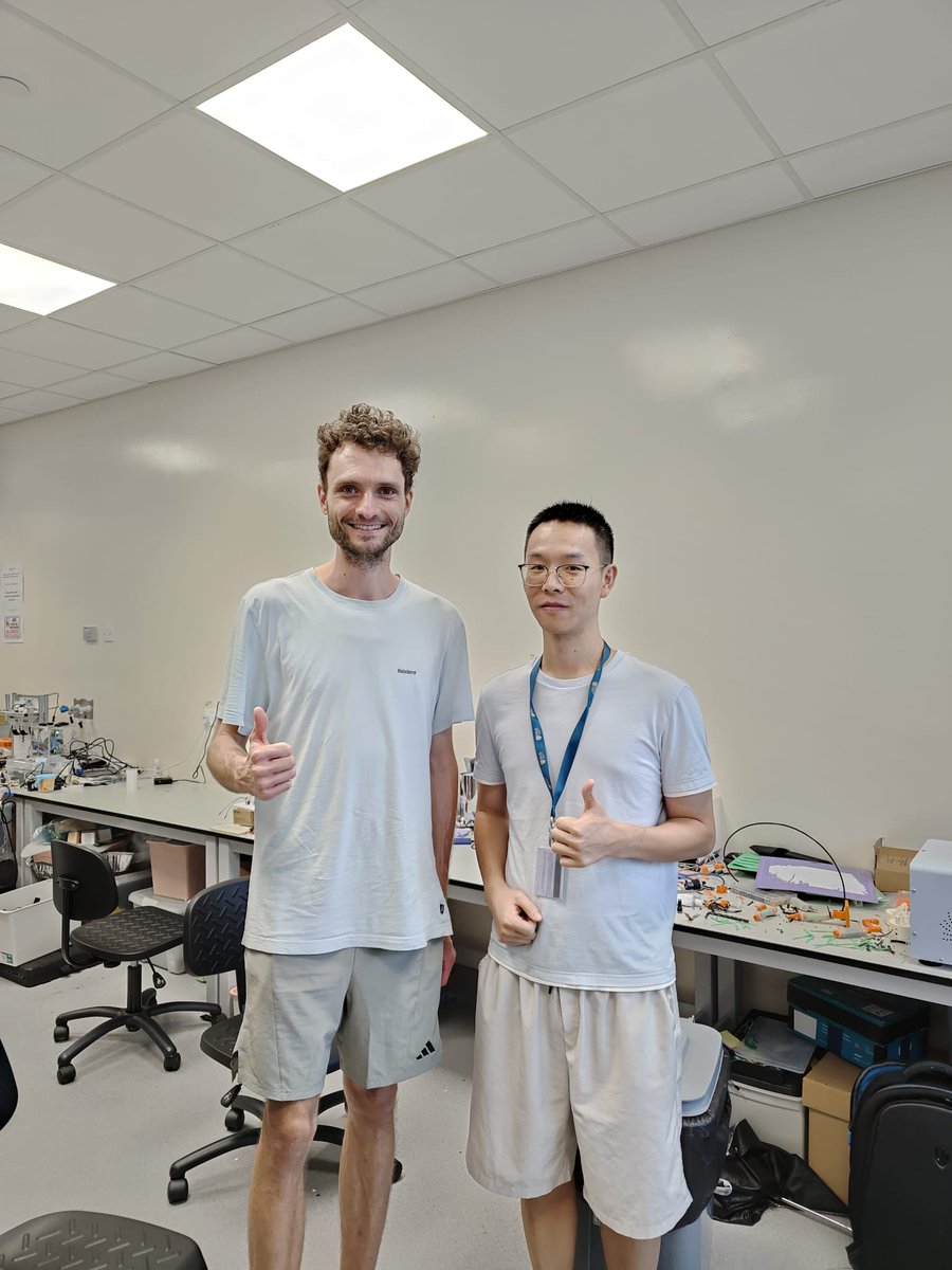 It was a pleasure meeting Niklas Hagemann, a research fellow of Professor Daniela Rus's team at MIT @MITCSAIL, in our laboratory. Our conversation delved into soft robotics, electrostatic adhesion and HASEL actuator techniques.

@BME_NUS #RayeLab #softrobotics
