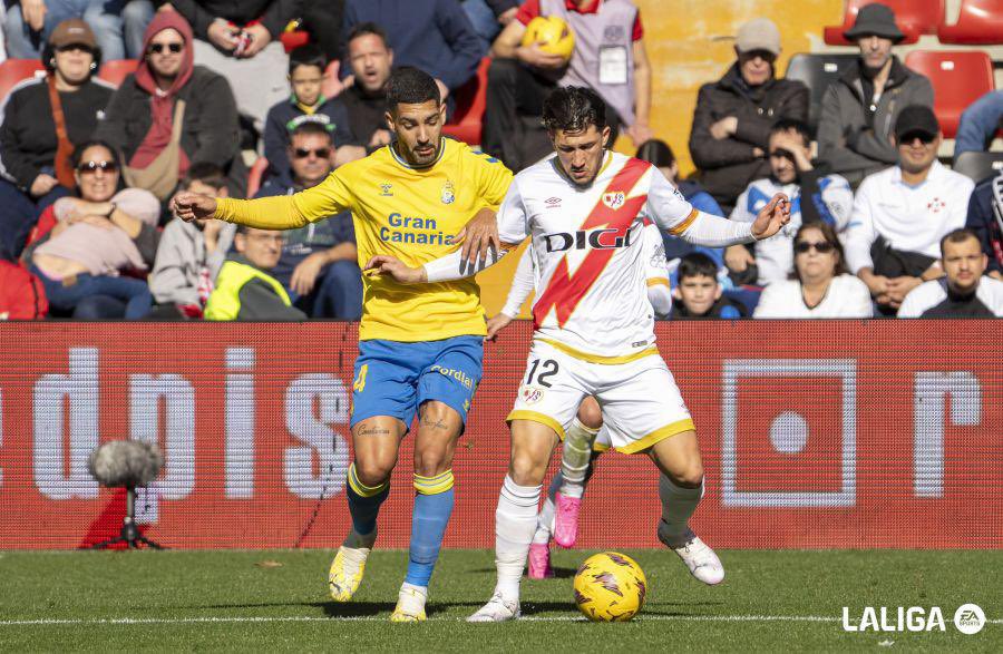 Gran trabajo de todo el equipo para ganar en un campo muy difícil y seguir con la buena dinámica. ¡Vamos @UDLP_Oficial !💛💙 #LAUNIÓNHACELASPALMAS