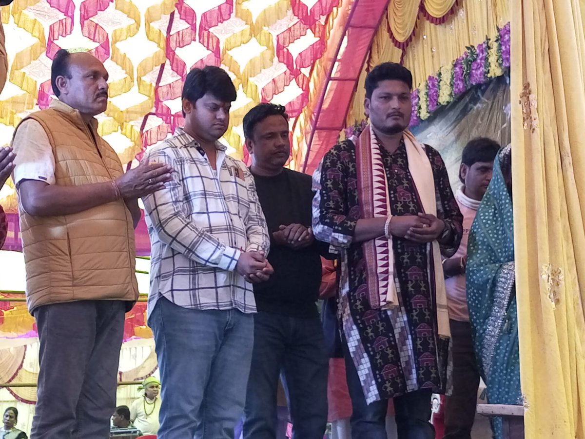 ParichhaSibwa's tweet photo. ଆଜି ଉଲବା ଗୋପପୁର ଠାରେ ମୁଖ୍ୟ ଅତିଥି ରୂପେ ଯୋଗଦେଇ ପୂଜାର୍ଚ୍ଚନା କରିଥିଲି।
#pooja #cheifguest #patnagarh #odisha #bjd
@bjd_odisha @DeoKalikesh @Naveen_Odisha @Vkpandianfancl1 https://t.co/h3AH54qFDn