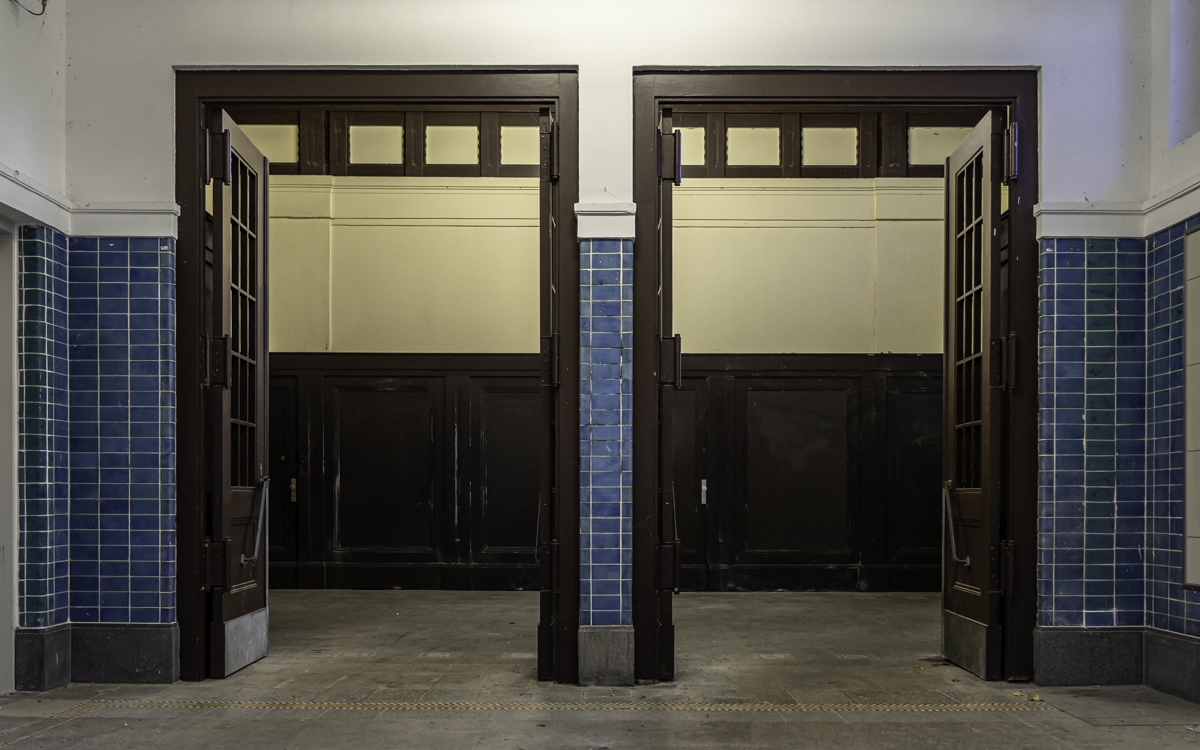 S2 — Röntgental. Two doors.