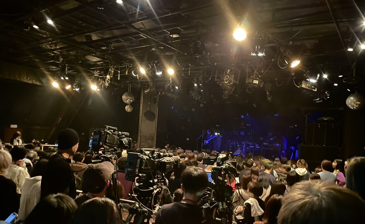 t_yayama's tweet photo. 映秀。めっちゃ楽しかった！
クラブクワトロが揺れた🫨

#映秀。　#一寸先の貴方へ https://t.co/hAGly4l3GE