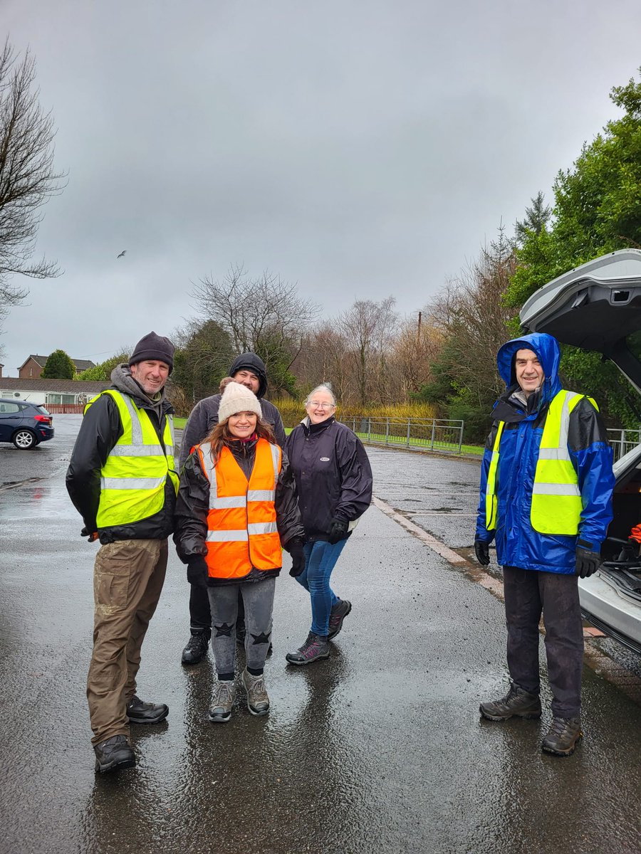 Over 10 days & 7 events in Inverclyde Port Glasgow Wemyss Bay Inverkip Greenock Gourock 47 Volunteers lifted 91 bags + curios. THANK YOU - not all super heroes wear capes, some wear highly fashionable, on trend, hi viz 'waste' coats #TakePrideInInverclyde #LoveWhereYouLive