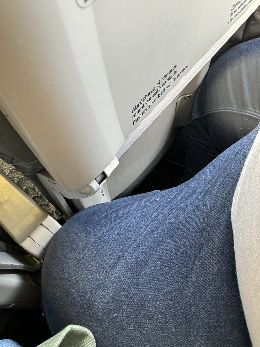 Brandeado's tweet photo. Oye @Iberia esto es un insulto ya, cada vez menos verguenza https://t.co/T7rt4O8rIG