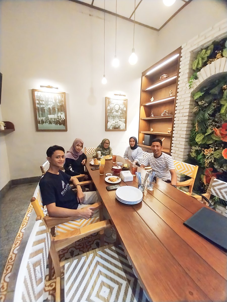 putjess's tweet photo. Piknik dadakan 😉 https://t.co/axp5556wNj