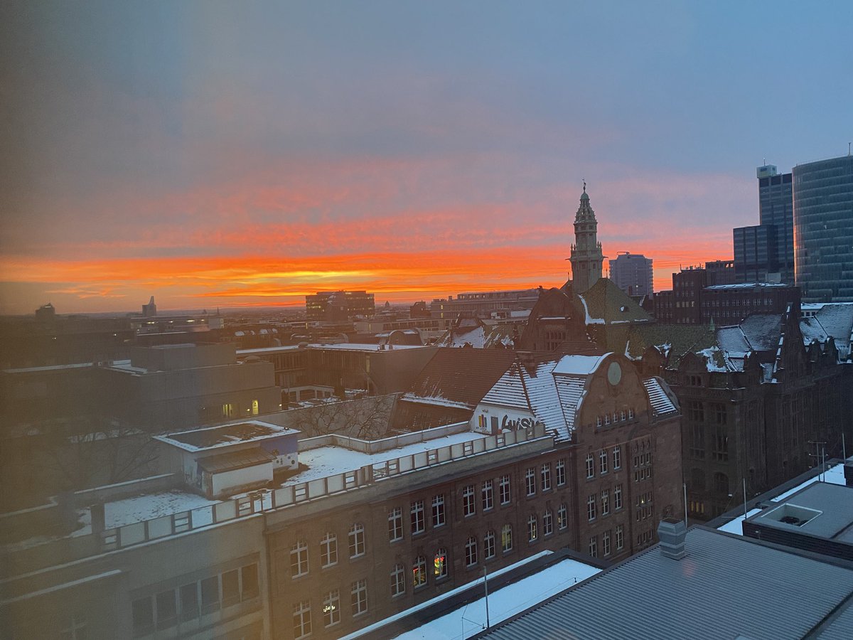 Super sunrise cityscapes here at the #boot2024