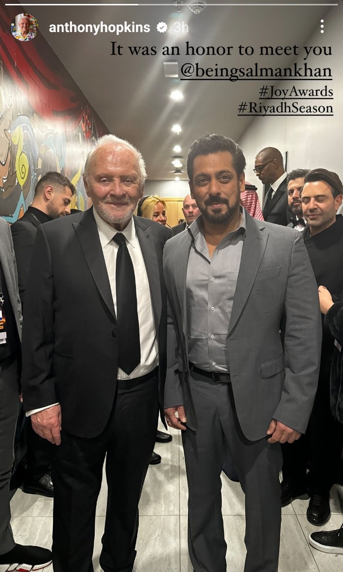 'It was an honour to meet you' 
#AnthonyHopkins shares a picture with #SalmanKhan on his Instagram story and also follows him. 

This man won the Best Actor awards at Oscars for 23 minutes role in #TheSilenceOfTheLambs