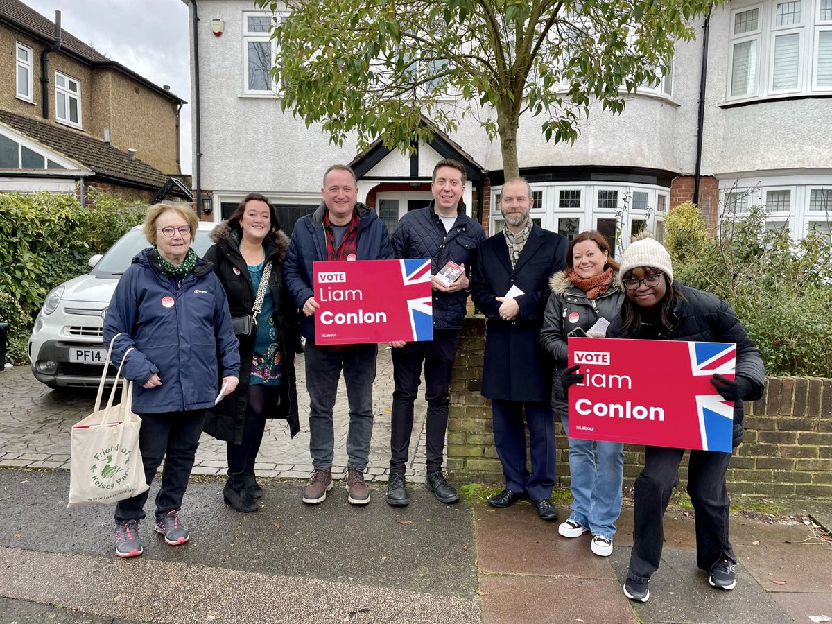 Fantastic to be with @LiamConlon2 in Beckenham this morning for @UKLabour’s National Campaign Weekend. Great conversations about the future and the need for change