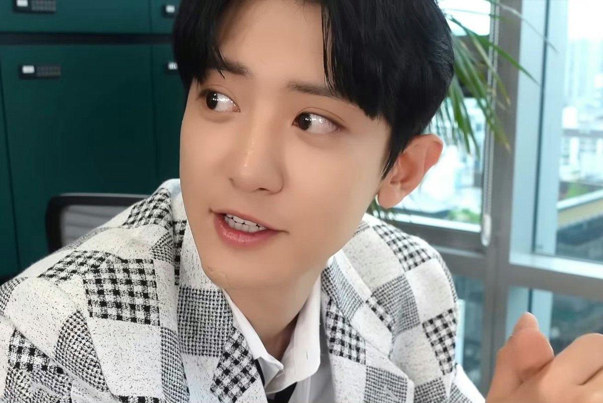 cyhourly's tweet photo. 11:27 🤍
엑소 박찬열  #CHANYEOL #찬열 https://t.co/KpH69Si3em