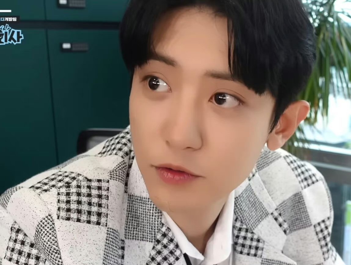 cyhourly's tweet photo. 11:27 🤍
엑소 박찬열  #CHANYEOL #찬열 https://t.co/KpH69Si3em