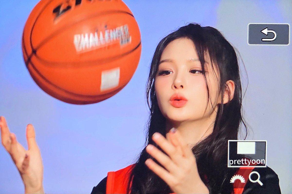 prettyoon0126's tweet photo. 240121
🏀

#NMIXX #엔믹스 #설윤  #SULLYOON https://t.co/RiUO38RMX1