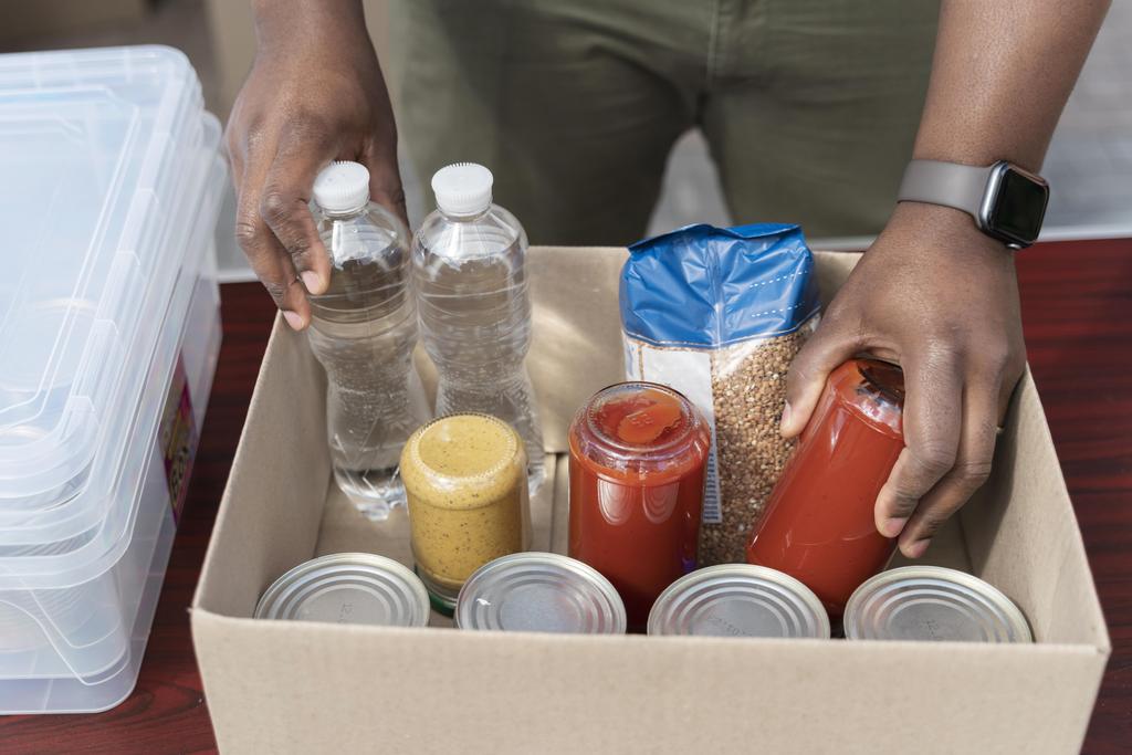 maxicare_hub's tweet photo. Collectively, we can contribute to the fight against hunger! Local food banks are lifelines for families in need. Individuals’ contribution can make a significant impact.
#SupportFoodBank #EndHunger #TheNeedy #MaxicareFoundation https://t.co/0iXZ1syOIv