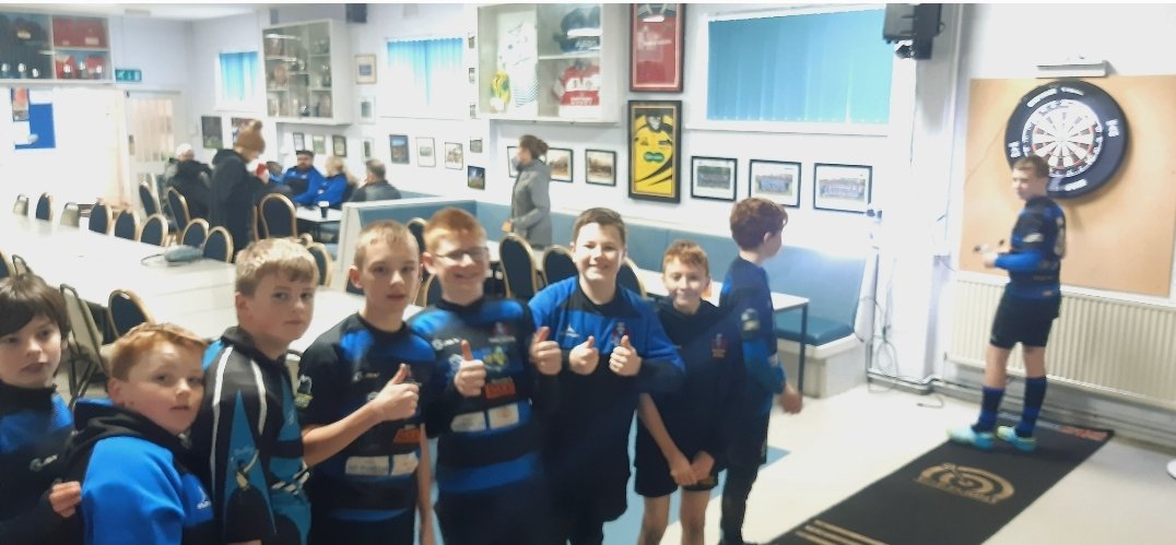 PontyberemJnrs's tweet photo. @lukelittler180 @JonnyClay9 @Gezzyprice @OfficialPDC These boys are clean off for the darts. Who know is there a next pro amongst them??? https://t.co/wiScR8xK1y