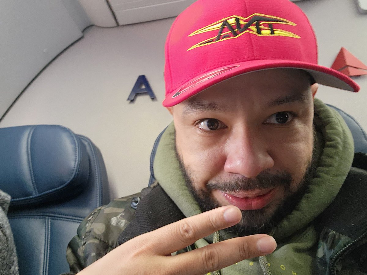 realjoelivehd83's tweet photo. Exhausted and  😴 beyond.
#earlyflight sucks 
So long #Florida. Until next time
Next stop 🛑 @ThisIsTNA 
#TNAWrestling #nosurrrender
#frontrow #corner #ramp
#neworleans
What a great weekend this was  @OHP_Venues https://t.co/98yG2YmMJA