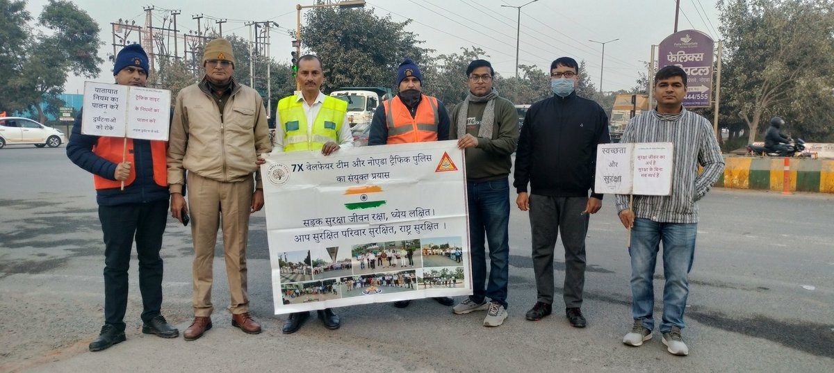 Brajesh Sharma (7XWT) (@arpbks) on Twitter photo @noidatraffic <a href="/Noida7x/">Noida рдХреА 7X Welfare рдЯреАрдо</a> <a href="/dgpup/">DGP UP</a> <a href="/CP_Noida/">CP Noida</a> <a href="/Uppolice/">UP POLICE</a> <a href="/dcptrafficnoida/">DCP Traffic Noida</a> <a href="/uptrafficpolice/">UP Traffic Police</a> <a href="/ACPTrafficNoida/">ACP Traffic Noida</a> <a href="/noidapolice/">POLICE COMMISSIONERATE GAUTAM BUDDH NAGAR</a> Coldest weather....Greatest effort ЁЯСН @noidatraffic <a href="/Noida7x/">Noida рдХреА 7X Welfare рдЯреАрдо</a> <a href="/dgpup/">DGP UP</a> <a href="/CP_Noida/">CP Noida</a> <a href="/Uppolice/">UP POLICE</a> <a href="/dcptrafficnoida/">DCP Traffic Noida</a> <a href="/uptrafficpolice/">UP Traffic Police</a> <a href="/ACPTrafficNoida/">ACP Traffic Noida</a> <a href="/noidapolice/">POLICE COMMISSIONERATE GAUTAM BUDDH NAGAR</a> Coldest weather....Greatest effort ЁЯСН