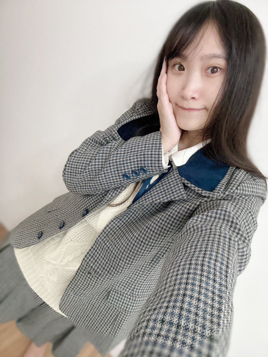 maruyama_erii's tweet photo. 好喜歡冬季復古學院風的衣服啊啊啊～❄️🎓 https://t.co/ACnX9r3U4x