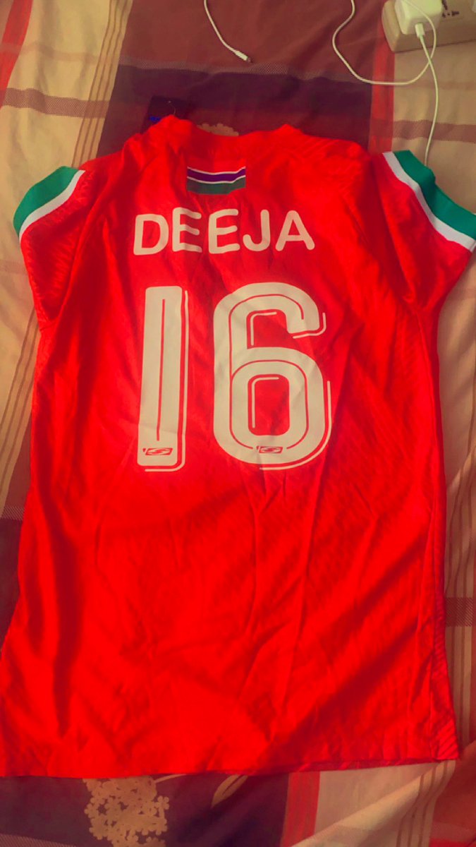 khadeejafatty's tweet photo. Thrilled to receive my Gambian jersey from SeneKart! 🇬🇲⚽️ Delivered to Conakry with style! #GambianPride #SeneKartDelivery https://t.co/Y9KfRtaHm2