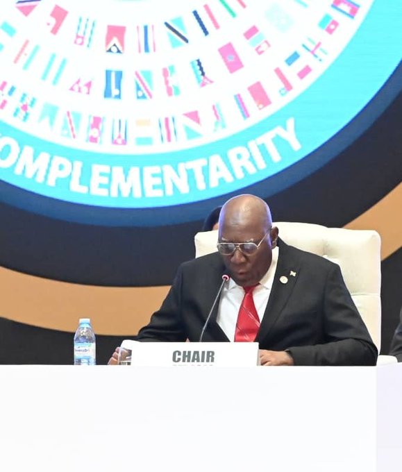 DrRobertoMOjeda's tweet photo. En la 3ra Cumbre Sur #Cuba traspasó a Uganda la Presidencia del G77 y China con la satisfacción de haber contribuido de manera sustancial a la unidad y la defensa de los intereses del Sur. #CubaPorLaPaz https://t.co/CPsKSZdlM9