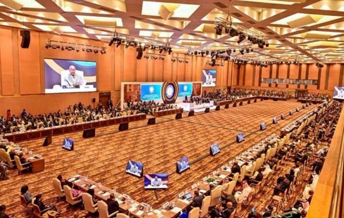 En la 3ra Cumbre Sur #Cuba traspasó a Uganda la Presidencia del G77 y China con la satisfacción de haber contribuido de manera sustancial a la unidad y la defensa de los intereses del Sur. #CubaPorLaPaz