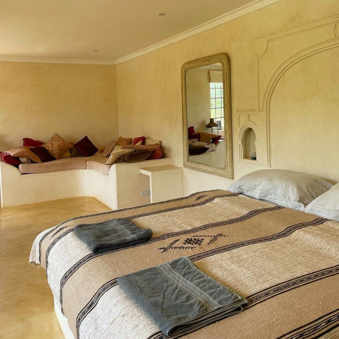 Let’s Discover Travel tweet media