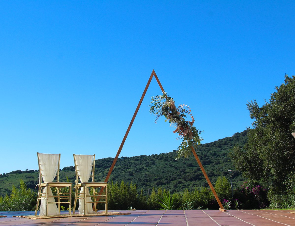 BODAS EN PLENA NATURALEZA CON UNAS VISTAS DE ENSUEÑO
#bodas #bodasandalucia #wedding #bodasconencanto #bodasbonitas #boda #fotografiadebodas #weddingplanner #bodasandalucia #bodascadiz #bodastarifa #wedding 

Melanie. Tlf 610133941. 
Email: inmafincaelcampo@gmail.com