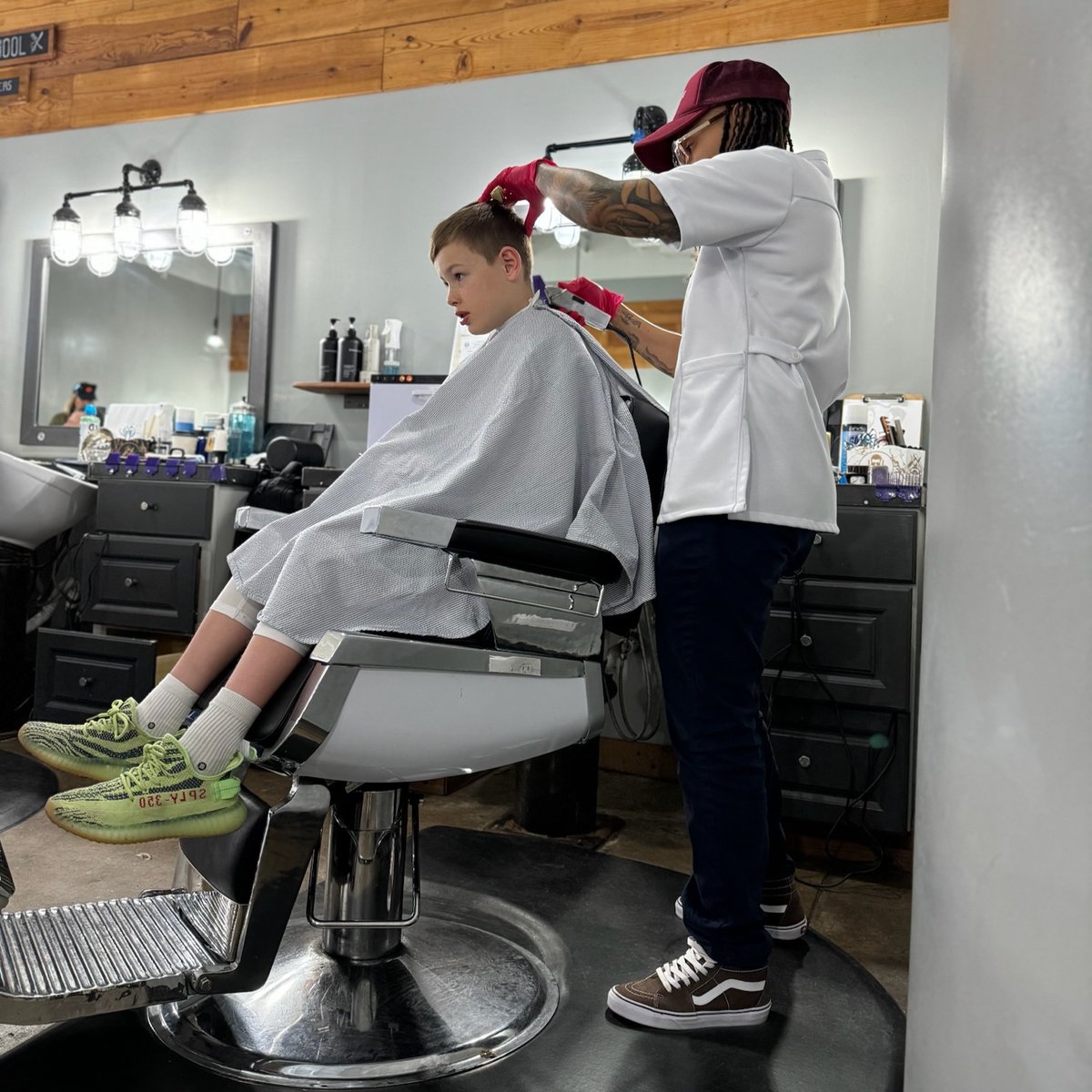 Come get your kids fresh for school! Book in bio 💈

#sharpfade #barberconnect #fadehaircut #mensfashion #haircuts #barberstyle #hairdresser #menstyle #haircolor #faded #barbero #barberpost #fadegame #taper #beauty #barbeiro #fades #wahlpro #men #barbersince