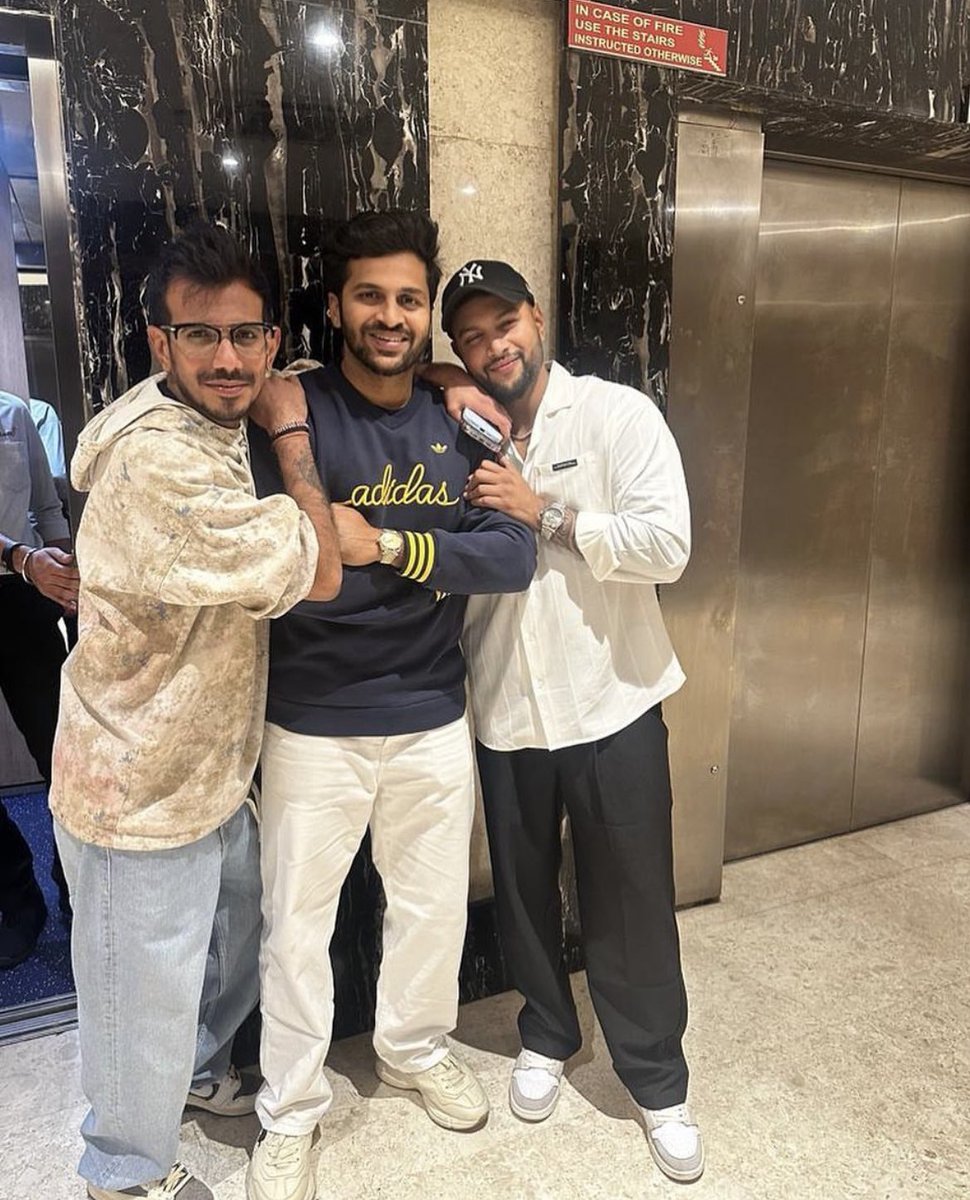 Don_Shardul's tweet photo. 🤗😍❤️

📸: Yuzi insta 

#ShardulThakur #ST54 #LordThakur #YuziChahal https://t.co/HCnzdxIanQ