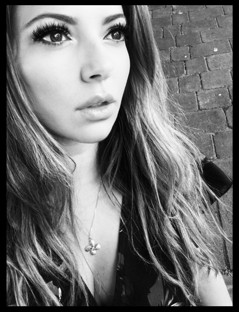 Tonight from 7.30pm: Afrika Fuentes plays all your favourite classic pop, rock and soul hits 🎹🎤🎶

FREE ENTRY &amp; 25% OFF DRINKS ALL NIGHT!

Join us from 5pm! 🍻🍸🥂