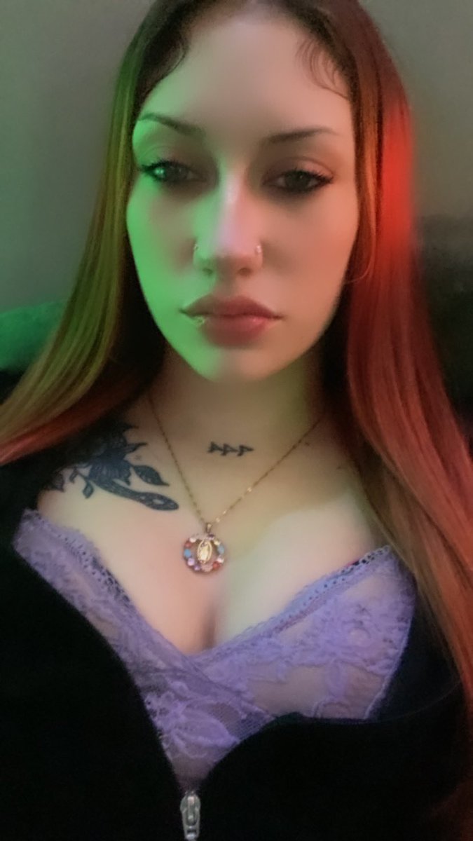 SwervianasWrld's tweet photo. Wake up and follow my #onlyfans 
  I need new daddy doms😫😫 https://t.co/SHAKJLgTGX