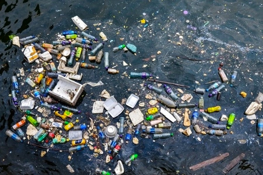WetTribe's tweet photo. While plastic distribution varies from coast to coast, from leeward and windward sides to currents and tides - a confluence of ocean currents just offshore means a coastline is prone to the accumulation of microplastics.  #WetTribe #TidetotheOcean #PlasticDistribution https://t.co/U6tnIl0RcD