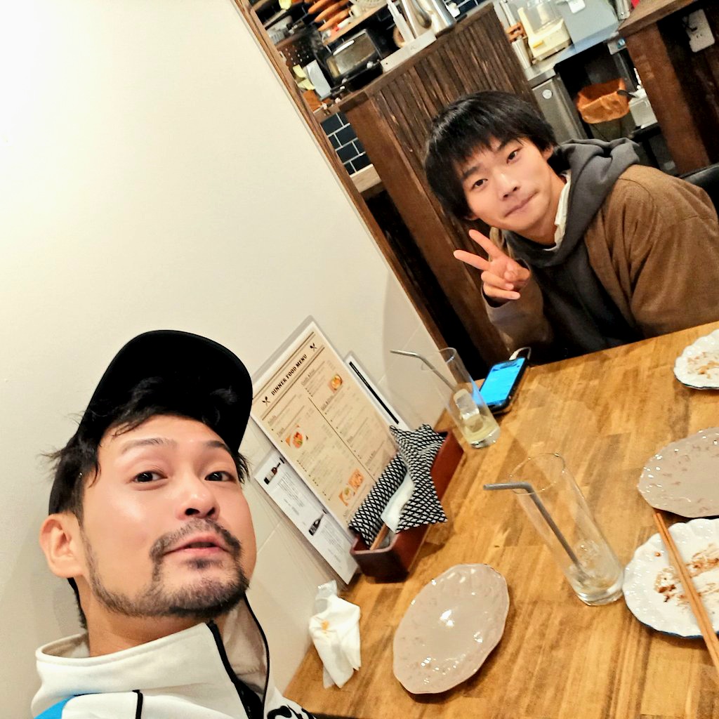 Momiko_GLAMOROU's tweet photo. 出勤前の腹拵え🎵
2夜連続(*´ч`*)ノ✨
#COTALO https://t.co/4yWOlsze9o
