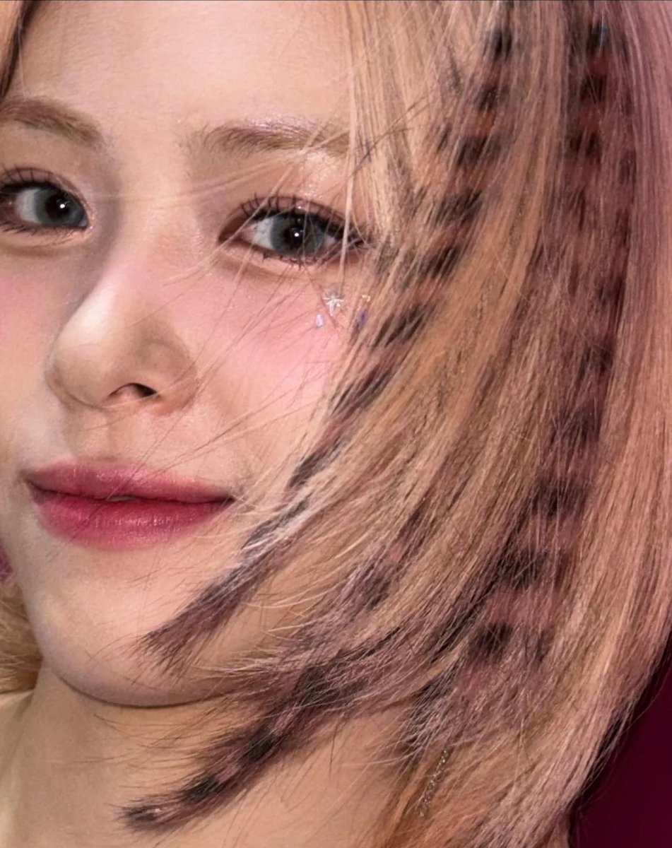 ryulichi's tweet photo. TATLILIĞA BAKAR MISINIZ YERİM BEBEK GİBİ SURATI MİNİCİK😭🤏🏼🛐💍🌟 #ryujin #shinryujin #itzy #midzy #itzymidzy #ryujinstan #ryulichi https://t.co/nx3ffQt1Q2