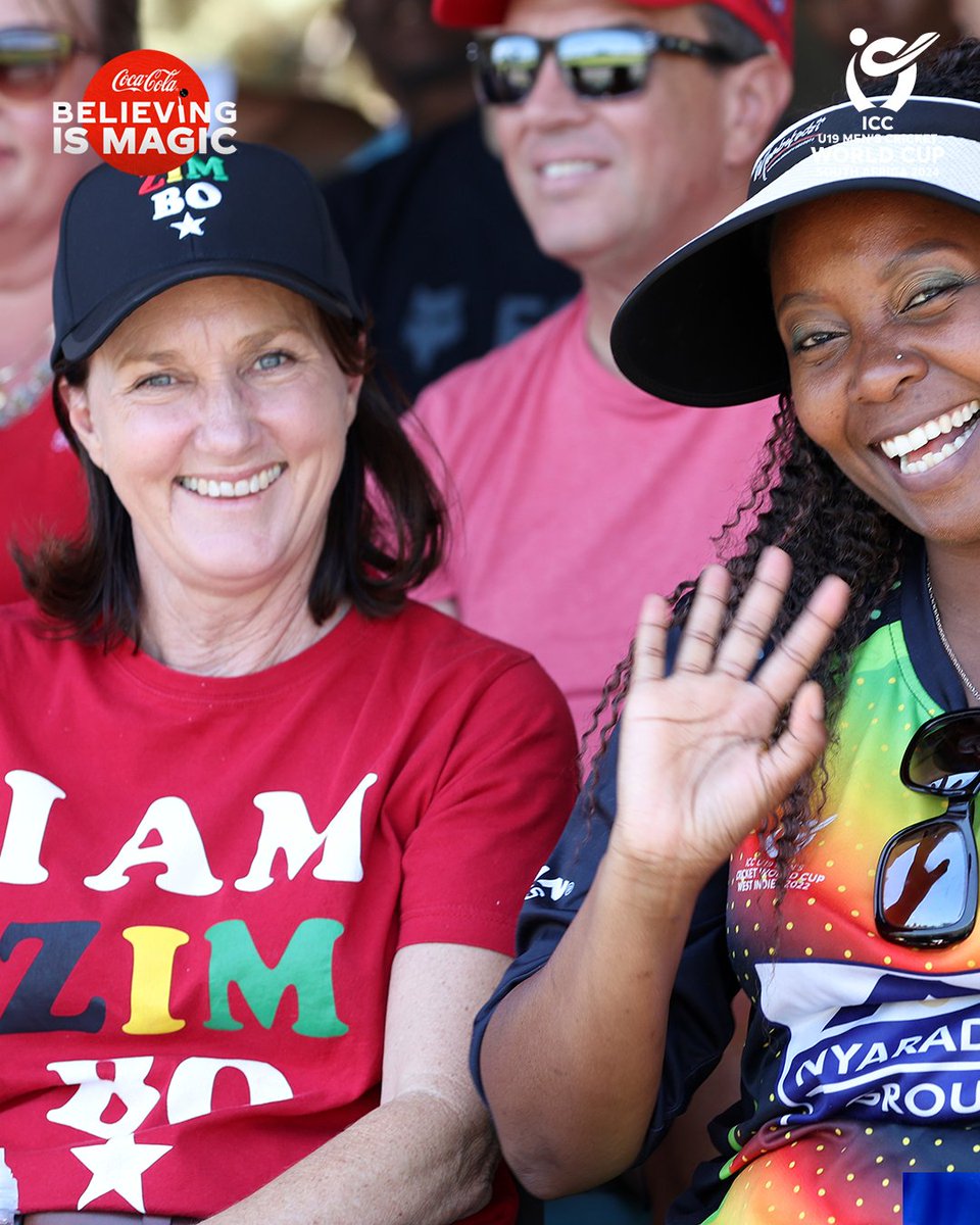 All smiles at the cricket 😄

<a href="/CocaCola_Ind/">Coca-Cola India</a> Believing is Magic 📸 | #U19WorldCup