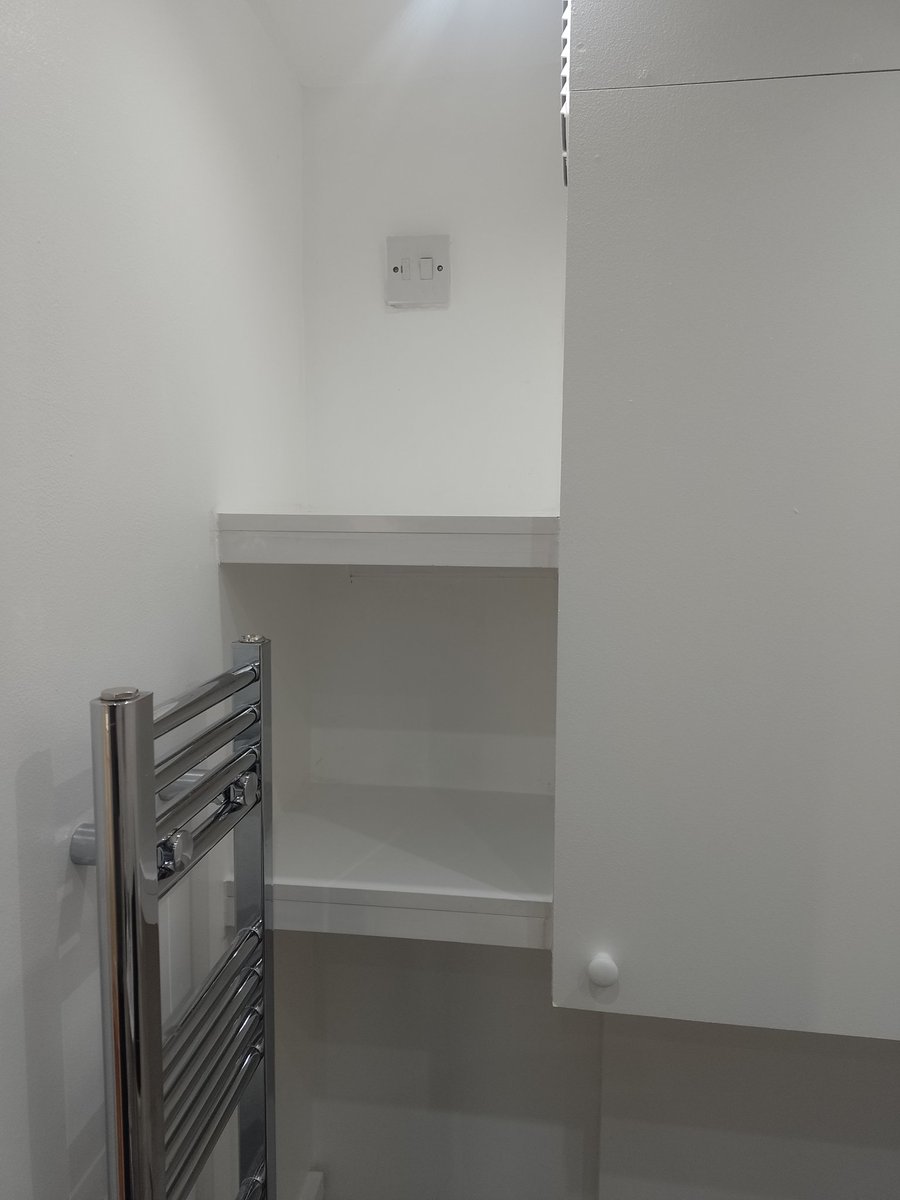 OllyPJ's tweet photo. A pair of shelves fitted on Friday, in to a bathroom where I'd previously boxed in all of the pipes.
#boxingin #carpenter #opjcarpentry https://t.co/eZrQbtgS1c