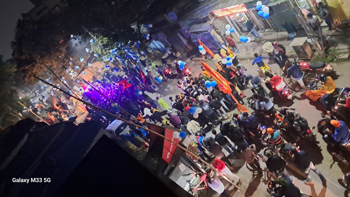 VHP rally on Ram Mandir in Kolkata near my PG #RamlallaWave 🚩 Bengal is ready to welcome Ram lalla