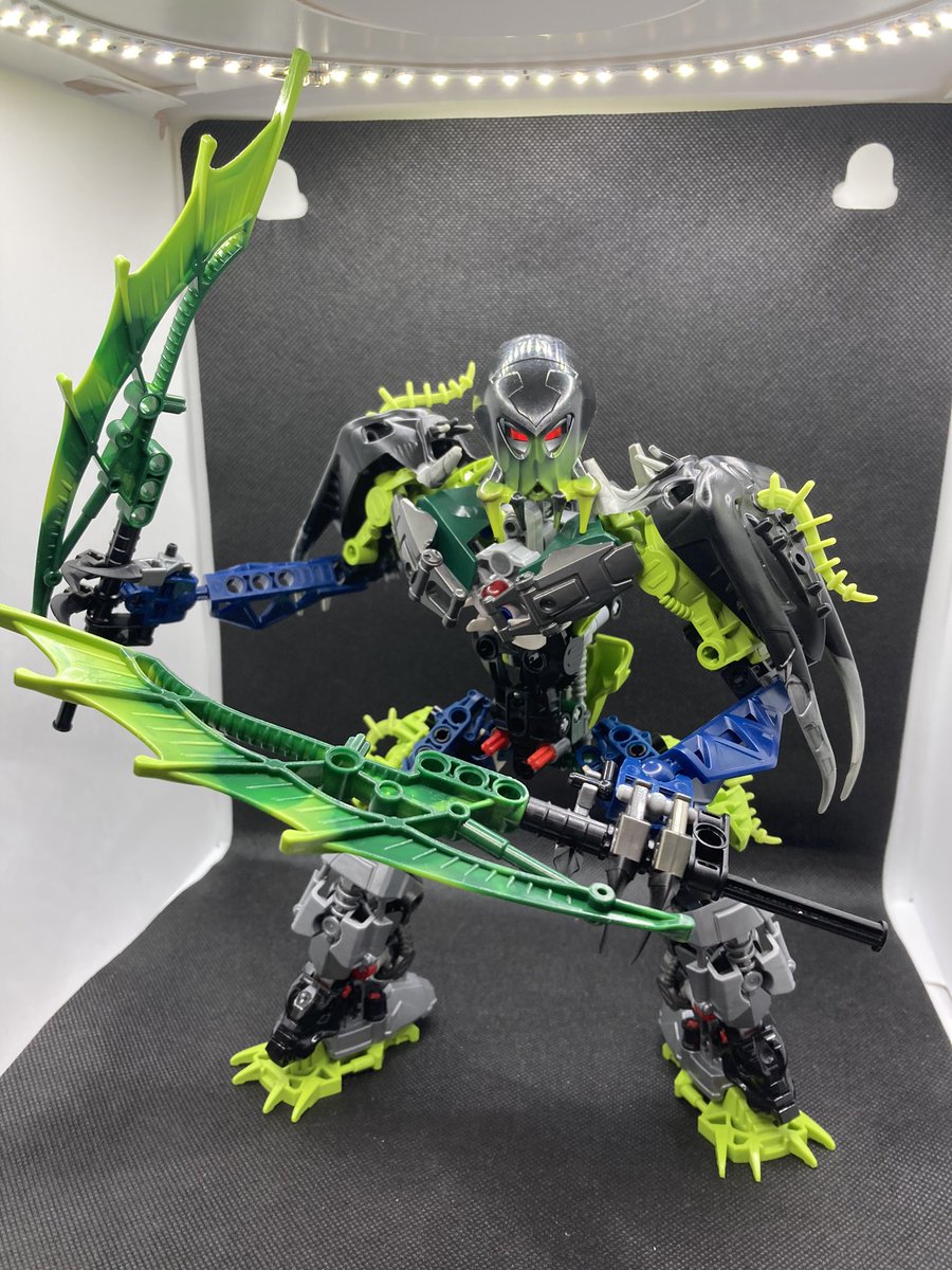 hk11259's tweet photo. こちらは足から作成した新規。
ライムグリーンのキャラはあまり作れてなかったから新鮮。
ちなみにこれも胴体の基本構造はまったく同じ
#BIONCLE
#バイオニクル https://t.co/zoiKo3NCKD