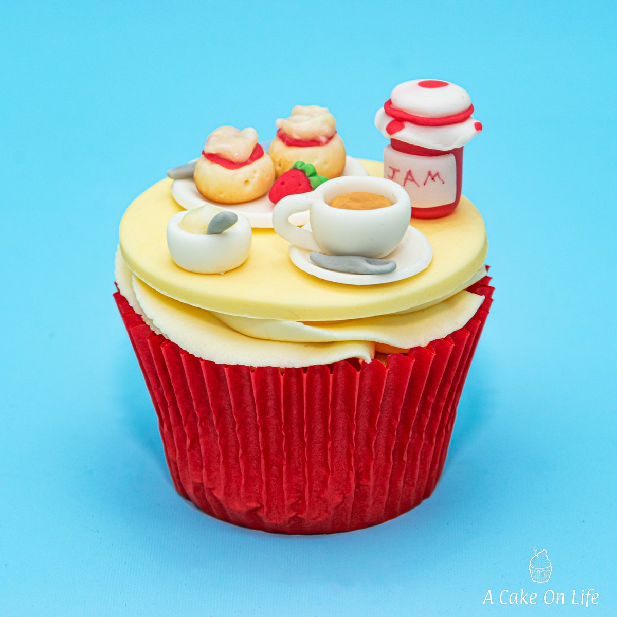 Happy Sunday my lovelies. Treat yourself to an afternoon tea 😋 #sundayvibes