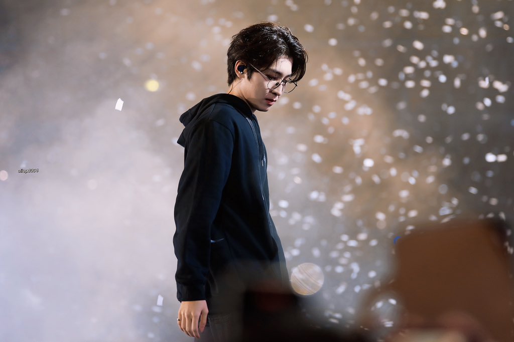 tinkswonu's tweet photo. wonwoo is so first love coded https://t.co/RGtnbxuOml