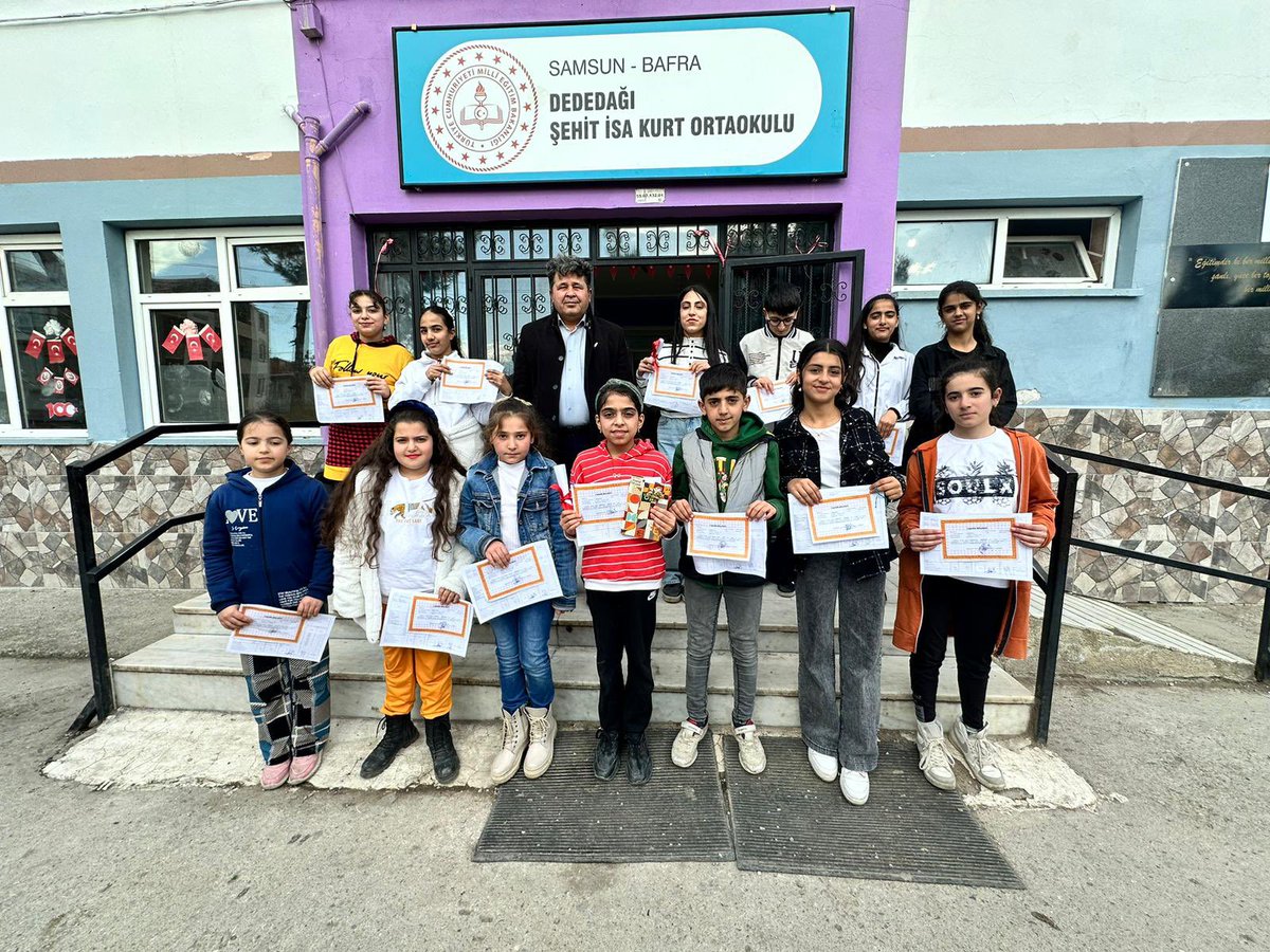 dededagiortaok1's tweet photo. Karnelerimizi aldık. Şimdi tatil zamanı 💐 https://t.co/AbxSsP34fs