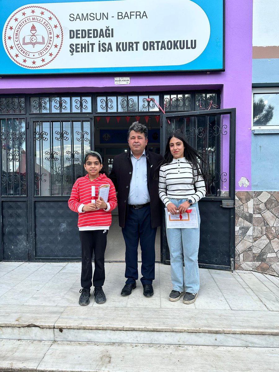 dededagiortaok1's tweet photo. Karnelerimizi aldık. Şimdi tatil zamanı 💐 https://t.co/AbxSsP34fs