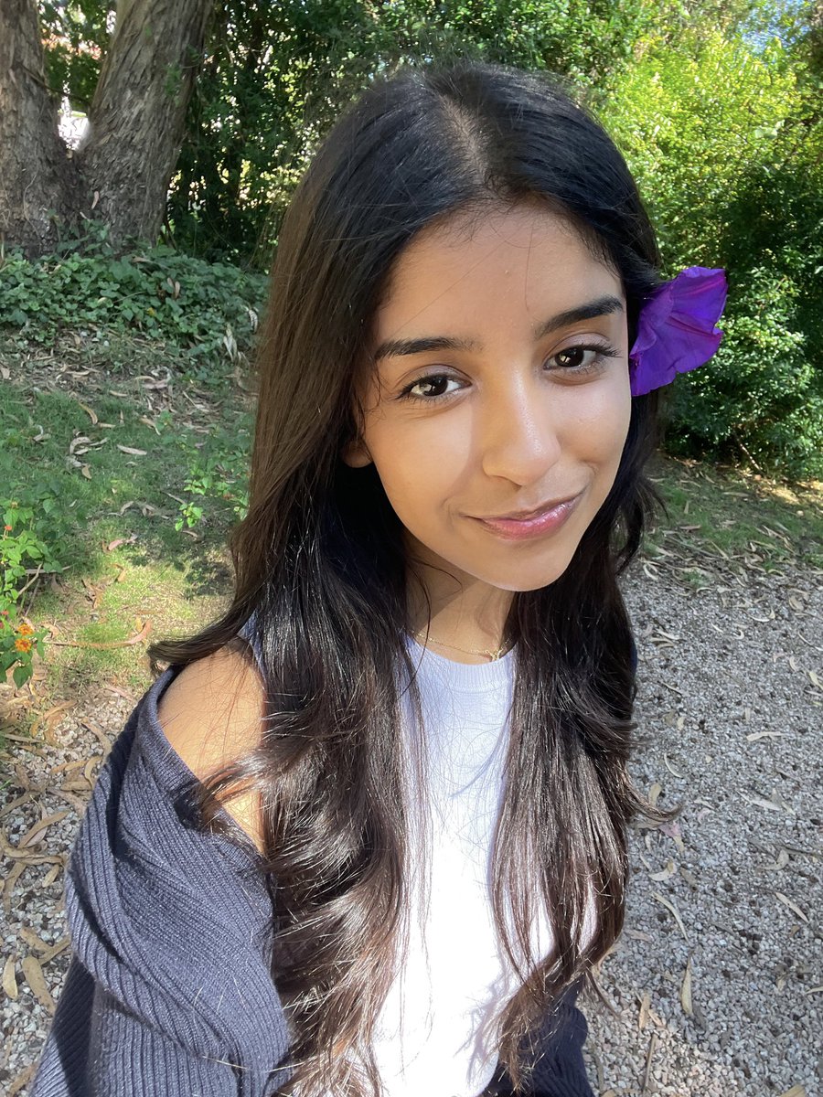 me and my art 💜🌺🌷