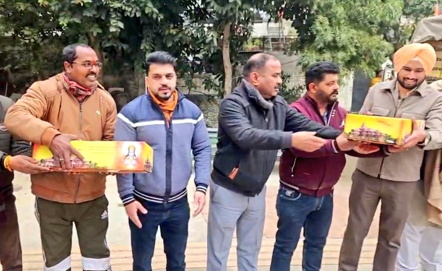 ishan4bjp's tweet photo. The Ram Lalla Pran Pratishtha at Ayodhya.
Chandigarh all ready to welcome Ram Lalla. With the grace of Lord Ram I'm part of this graceful moment at Chandigarh. 
#RamMandirPranPrathistha 
#RamLalla 
#Chandigarh
@narendramodi
@AmitShah
@myogiadityanath
@BJP4India 
@BJP4UP https://t.co/RxIsQYbCd6
