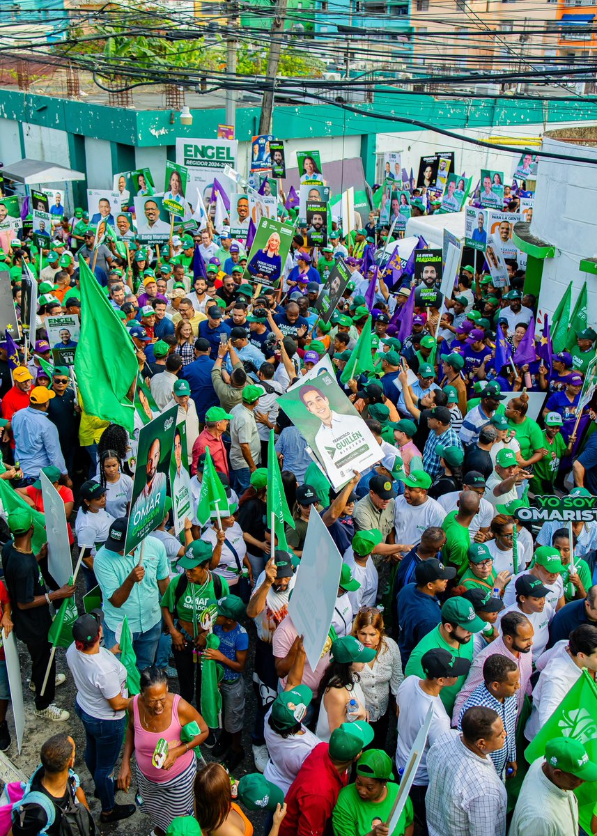 OmarLFernandez's tweet photo. Es impresionante lo que estoy viviendo. Me atreví a soñar y lo trabajé junto a mucha gente que creyó. Hoy estamos cosechando. Gracias Dios mío !! Gracias capitaleños !!
#LaVozQueQueremos 👌🏼 https://t.co/WZiwLD7ycO