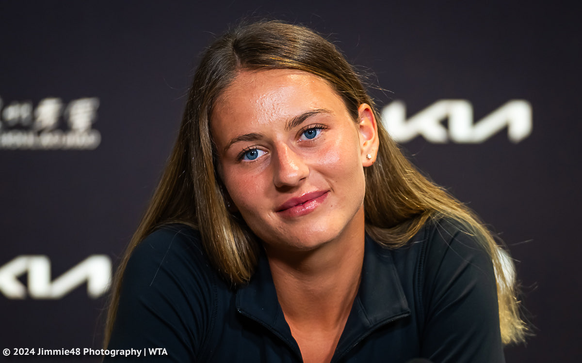 MARTA KOSTYUK - Página 10 GEXtiPKWAAAq7qR?format=jpg&name=medium