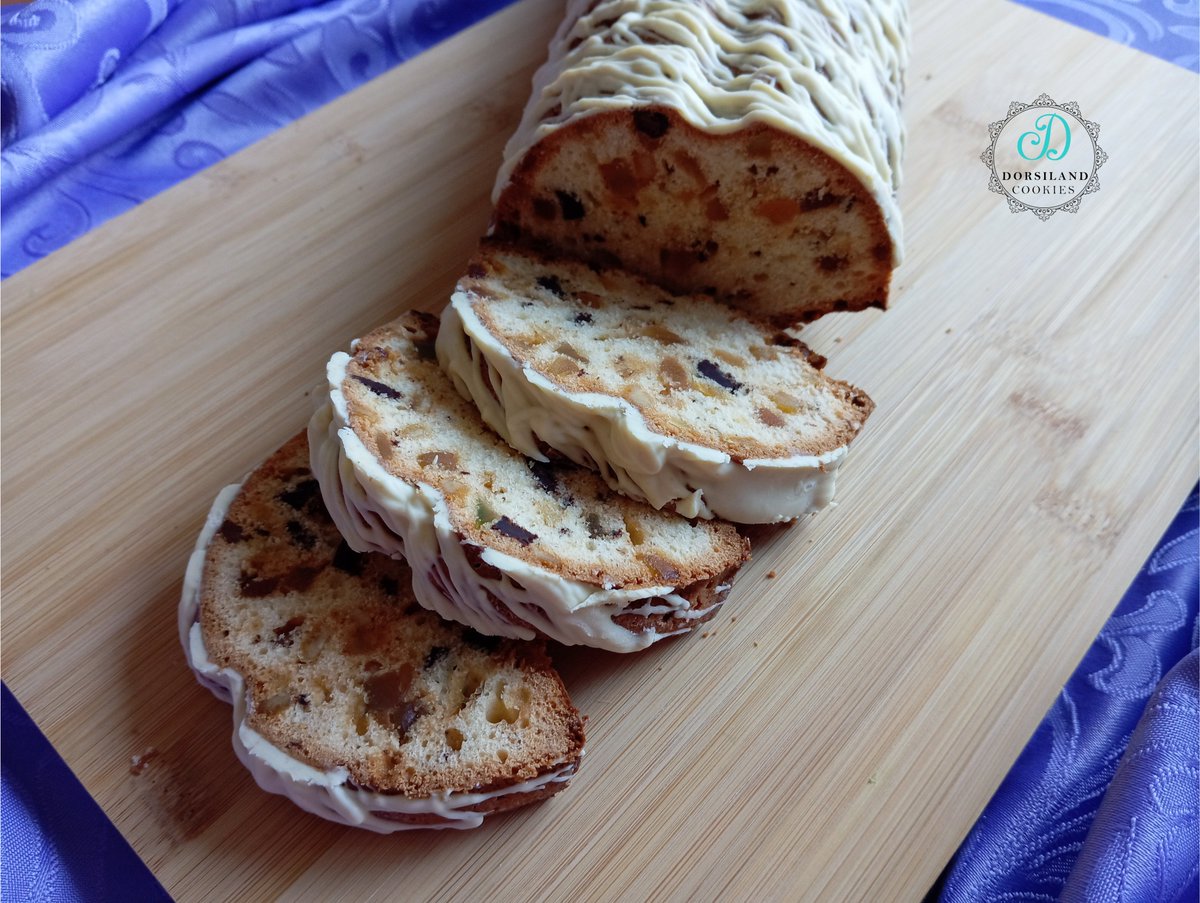 DoriUniverzuma's tweet image. Soft fruit loaf with white chocolate glaze
#dorsiland
#noweekendwithoutcookies
#fruitbread