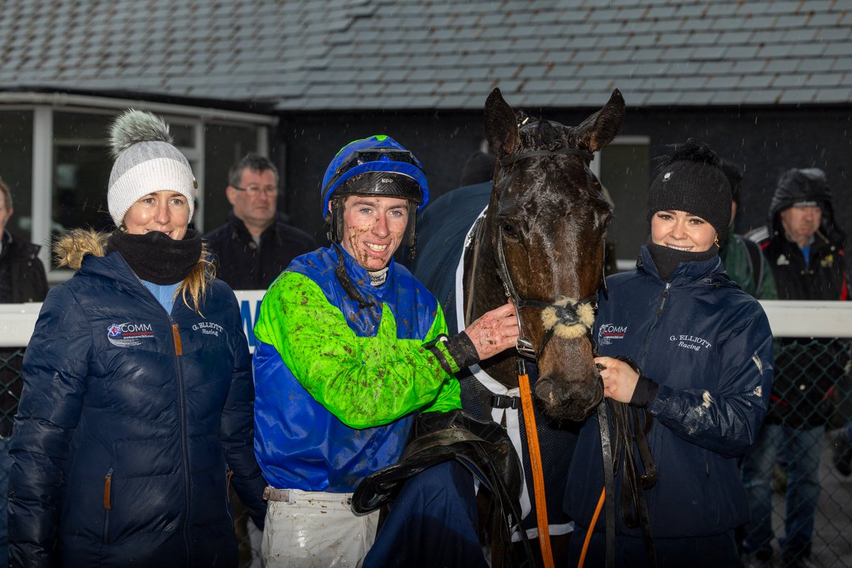 .@gelliott_racing HARMONYA MAKER takes first Graded win in G2 @IrishEBF_ Mares Novice Chase @thurlesraces. 👏 Cheltenham Mares Chase entrant '...back to what we thought she'd be,' says Jack Kennedy. Bought by @AOryan & her trainer from Moanmore Stables @Goffs1866 Arkle. 🇮🇪