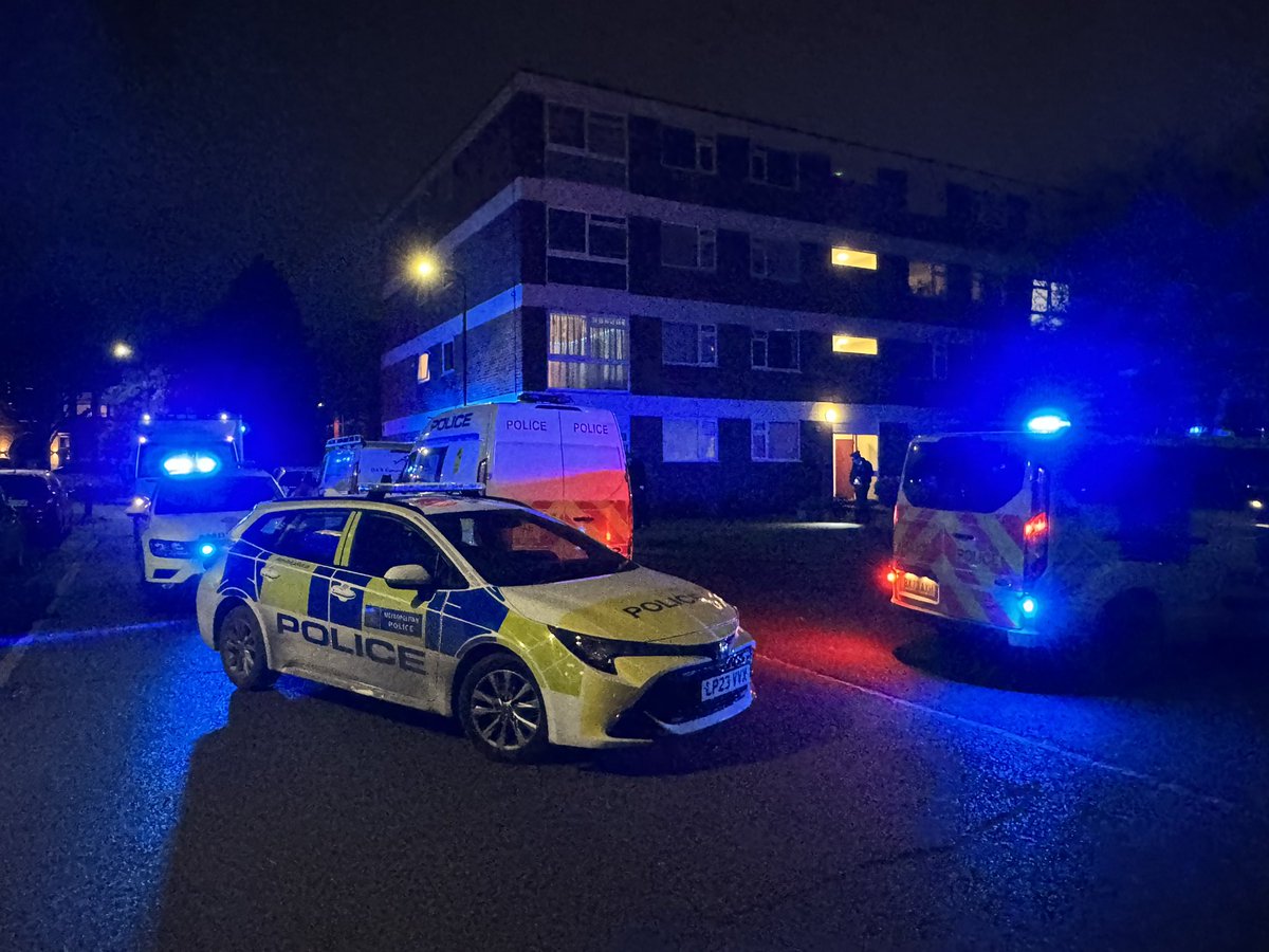 Ealing Police (@ealingmps) on Twitter photo Pt1: 7 #WAMSC and their PC Co-Ordinator on patrol last night. We responded to a call on <a href="/MPSGreenfordBwy/">Greenford Broadway SNT</a> where a group of teenagers stormed a shop, stole items, assaulted the shopkeepers and made off. Despite being there within 2 minutes of the call the suspects made off. Pt1: 7 #WAMSC and their PC Co-Ordinator on patrol last night. We responded to a call on <a href="/MPSGreenfordBwy/">Greenford Broadway SNT</a> where a group of teenagers stormed a shop, stole items, assaulted the shopkeepers and made off. Despite being there within 2 minutes of the call the suspects made off.