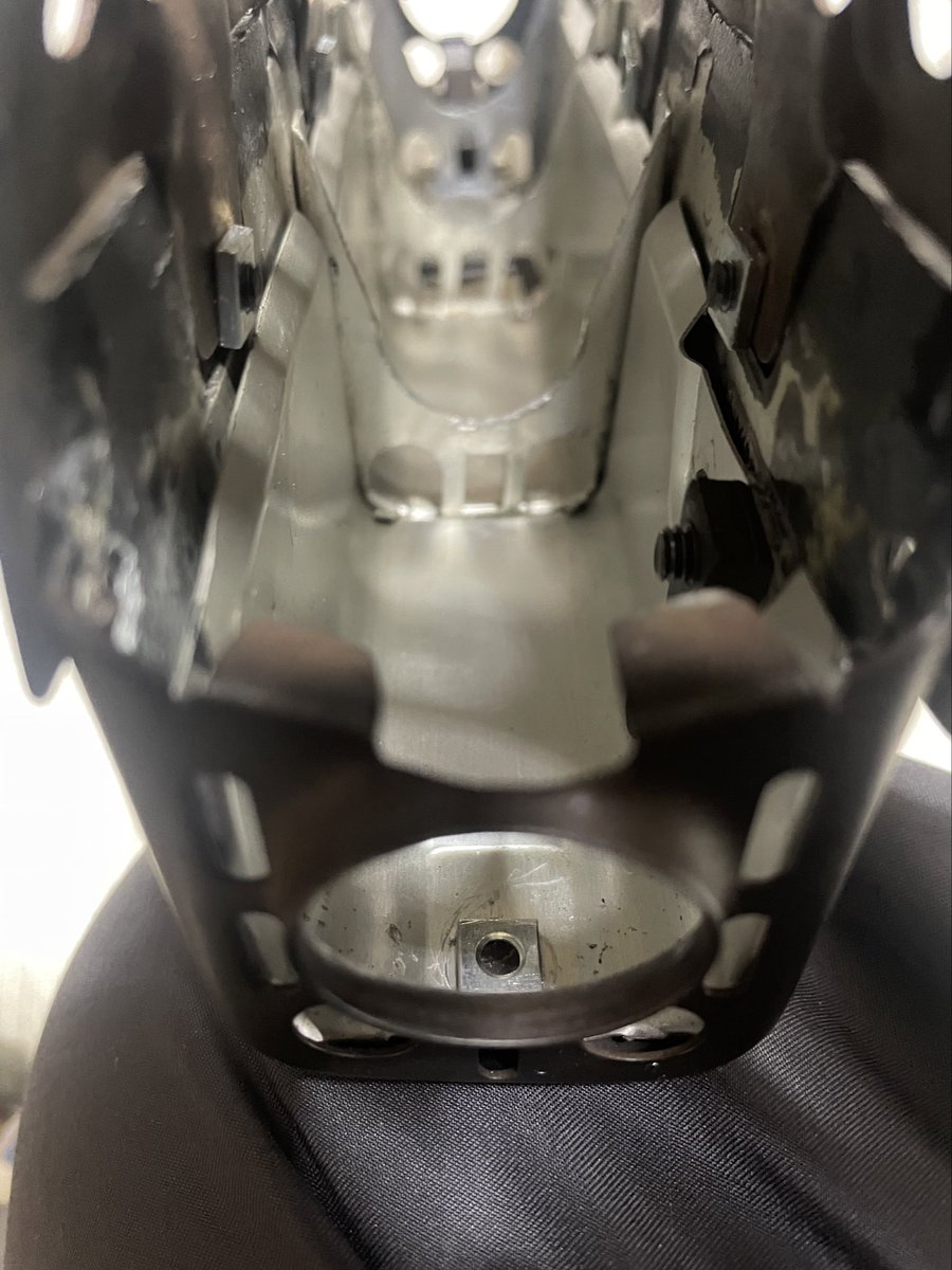 cobra6221's tweet photo. M60廃棄品ハンドガードリビルトチャレンジ
リベット風ビス表面処理も終わり、難儀しましたが板ナット固定も無事クリヤー!
完成です♪
#M60
#BMINDUSTRY https://t.co/SC2d9ALI5J