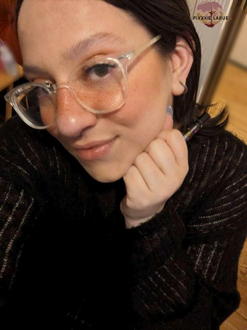 Who wanna sponsor my Vegas trip next month &amp; get all the porn I make?????! https://t.co/jaCU9jmsPQ<a href="/tag/mvsales"class="tags"><span>#mvsales</span></a>