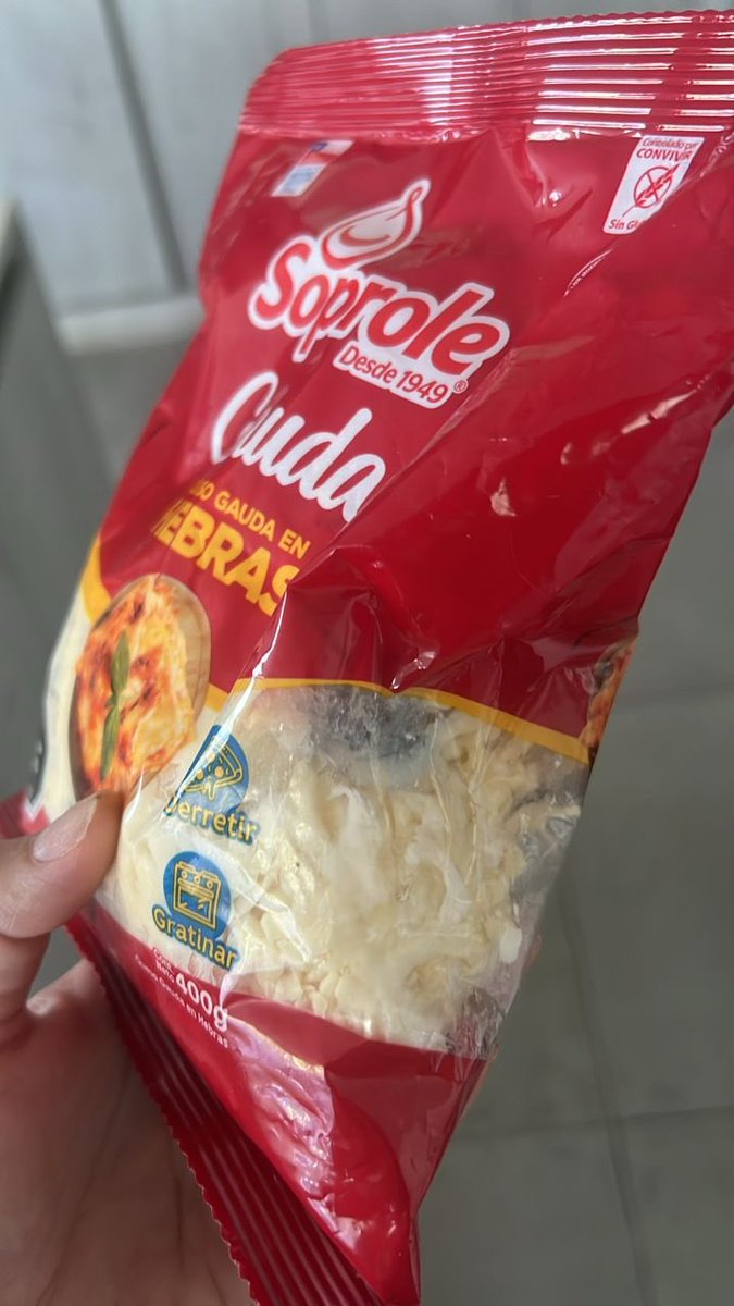 FranciscoJCQ's tweet photo. Vengo a hacer una denuncia pública contra @Soprole ya que sus productos se vencen antes de la fecha y sin haberlos abierto! Mejoremos la calidad y solución a sus clientes! No es la primera vez que sucede esta situación! @SERNAC https://t.co/gtzE7yBA3a