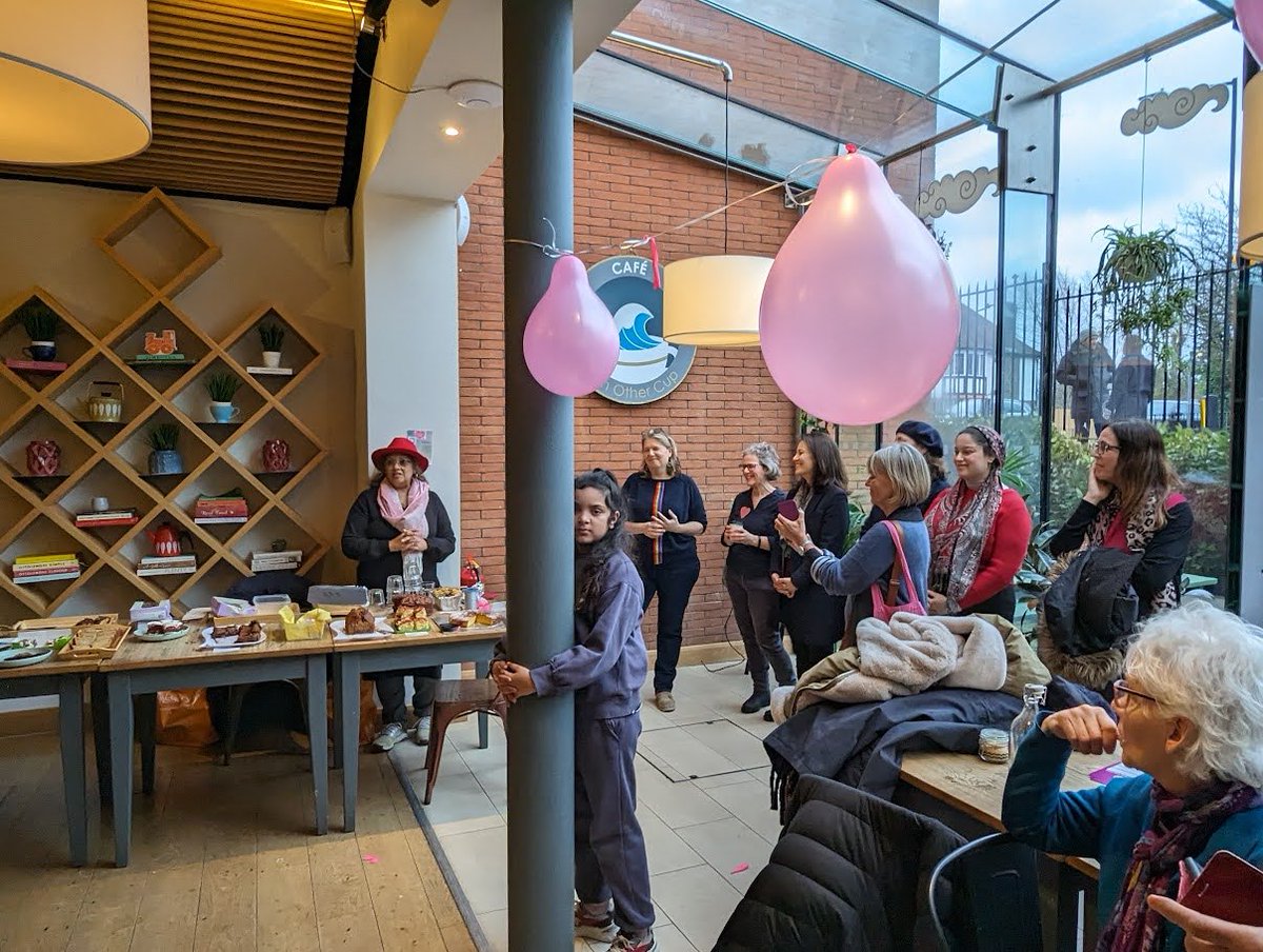 redstarneil's tweet photo. Big thank you to @peaceofcaketog @themaqamcentre @nisanashim for hosting  very well attended  #peaceofcake tea event in #QueensPark #Brent today 
Powerful #Jewish #Muslim  message about being  #BetterTogether - #HumanityNotHatred 
@Laura_E_Marks @hhi1 @AdamHug @Sara_Conway3 https://t.co/eHc0gBK30J